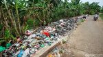 Duh, Tanah Merah Depok Jadi TPS Dadakan