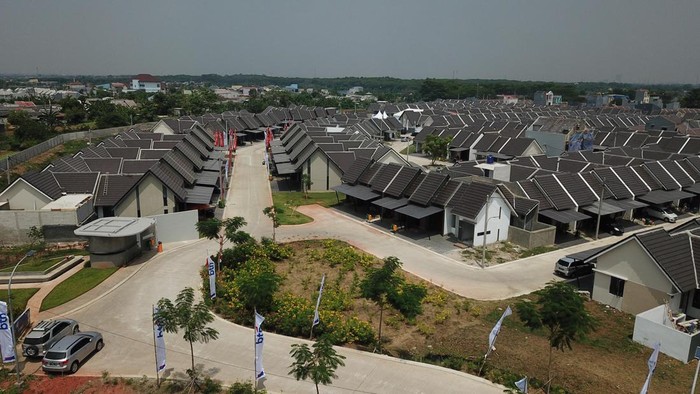 Bank BTN menyiapkan pembiayaan 150.000 rumah rendah emisi. Ini salah satu pilot projectnya yang berada di Bekasi. Kita intip yuks.