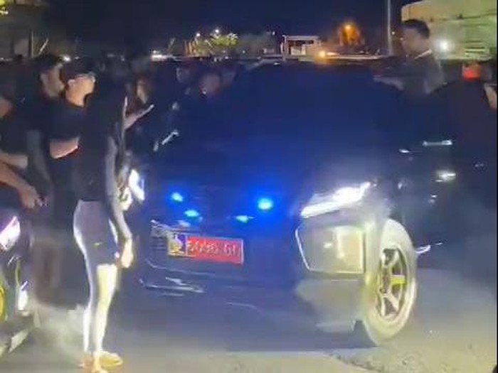 Viral mobil Pajero Sport berstrobo di Malang