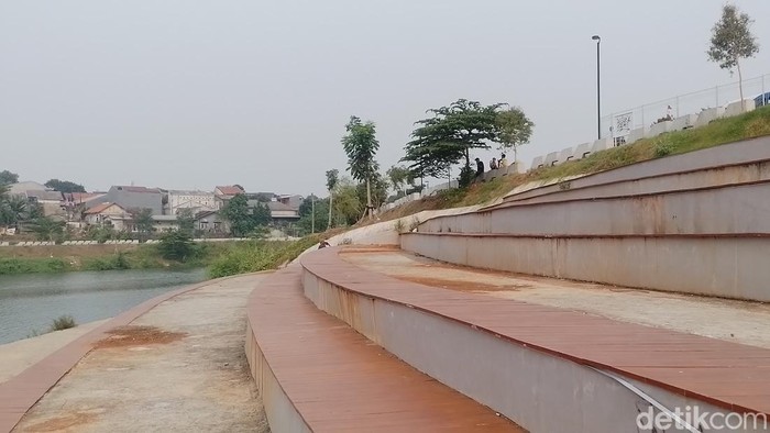 Waduk Brigif di Jagakarsa, Jakarta Selatan Waduk Brigif di Jagakarsa, Jakarta Selatan