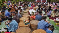Warga di desa wisata tersebut rutin melaksanakan tradisi Nyadran atau merti desa setiap bulan Sapar penanggalan Jawa untuk mendoakan arwah leluhur sekaligus ungkapan syukur kepada Tuhan atas kemakmuran dan kesejahteraan.