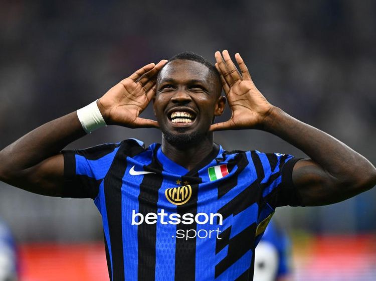 Terbaru! 5 Striker yang Diincar MU