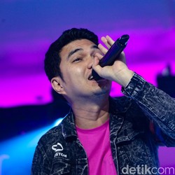 Kelakar Aldi Taher Bikin Lagu Berjudul Burger Supernova