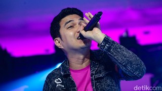 Aldi Taher Rela Tutup Aldis Burger 4 Hari demi Manggung di Remember November