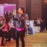 Sejumlah lagu band asal Inggris tersebut yang masuk di set list Aldi malam itu antara lain Yellow, Fix You, dan Sky Full of Stars. (Foto: Andhika Prasetia/detikcom)