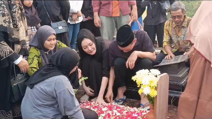 Ayu Ting Ting