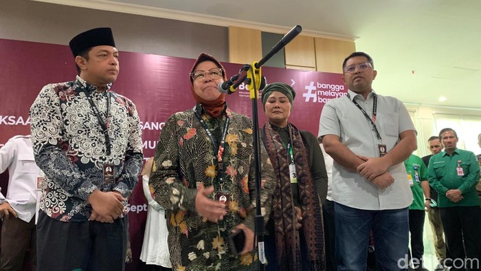 Bakal paslon di Jatim melakukan tes kesehatan di RSU dr Soetomo Surabaya