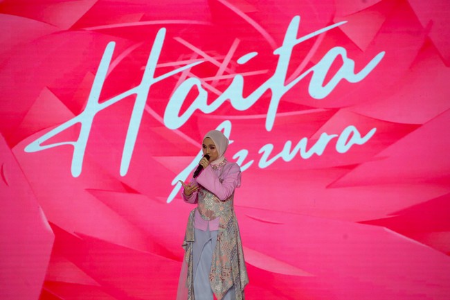 Haifa Azzura punya kemampuan penyanyi, menulis lagu juga seorang entrepreneur. Lagunya Kagum Pada Senja sudah masuk ke dalam Playlist Women of Indonesia di Spotify Indonesia. Foto: Detikcom