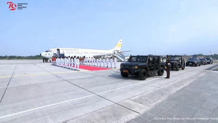 Arrival of Independence Proclamation Documents at Halim Airport, Transported to Monas for Public Viewing