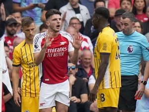 Sepelenya Kartu Merah Pertama dalam Karier Declan Rice