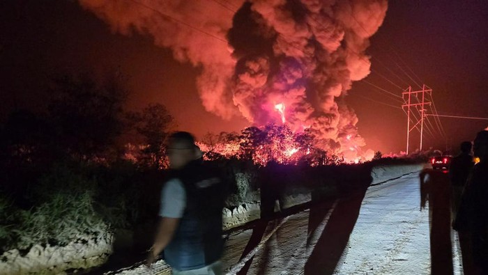 Foto: Situasi saat kolam terbakar (Dok Polres Siak)