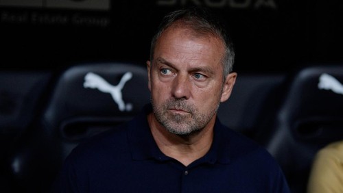 Soccer Football - LaLiga - Valencia v FC Barcelona - Estadio de Mestalla, Valencia, Spain - August 17, 2024 FC Barcelona coach Hansi Flick REUTERS/Pablo Morano
