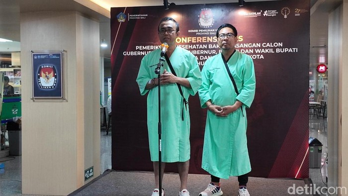 Paslon IGN Jaya Negara dan Kadek Agus Arya Wibawa seusai tes kesehatan, Sabtu (31/8/2024).