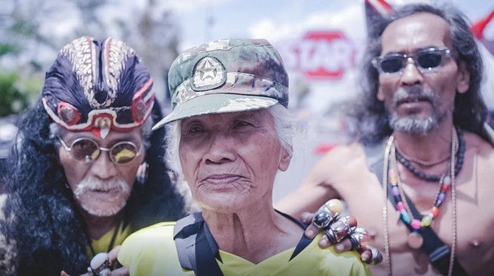 Kakek Berusia 82 Tahun Asal Belanda Ikut Gerak Jalan Tanggul Jember Tradisional Sejauh 31 Km