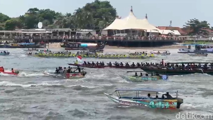 Lomba Bidar Palembang di Sungai Musi.