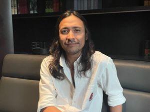 Cerita Marcello Tahitoe Jatuh Cinta Kesekian Kali dengan Istri