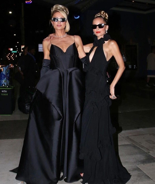 Dalam sebuah keterangan tertulis, gaun yang dikenakan Paris Hilton disebut sebagai salah satu contoh sempurna dari visi kreatif Mety yang tajam. (Foto: dok. Masion Met)