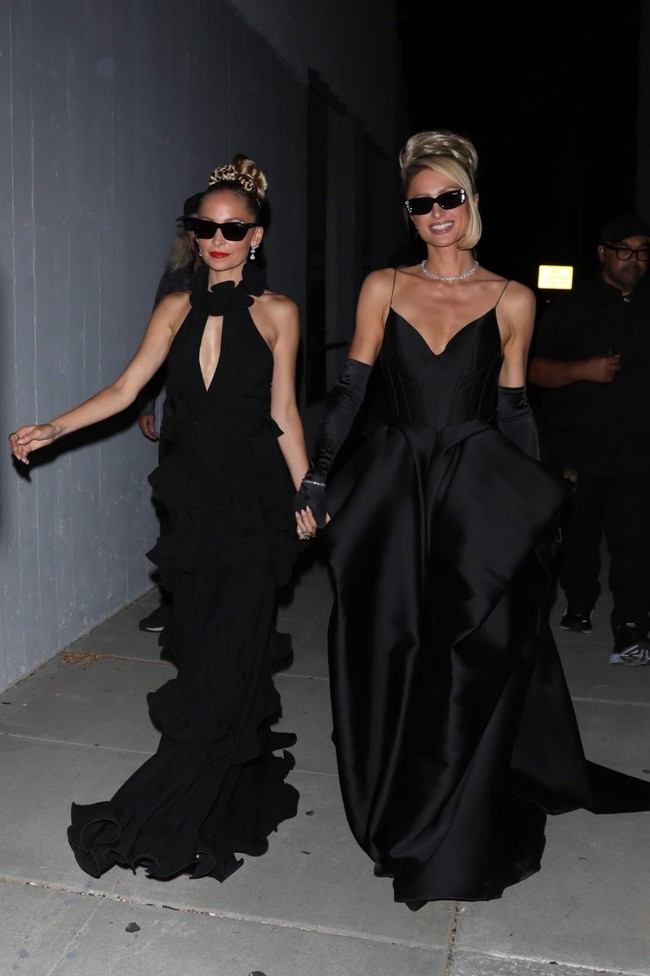 Duo sahabat Paris Hilton dan Nicole Richie kembali lagi. Reality show mereka The Simple Life dibuat ulang dengan format yang baru. (Foto: dok. Masion Met)
