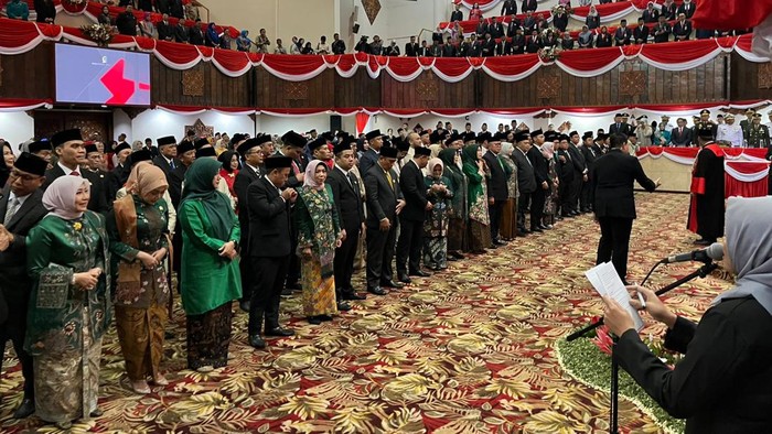 Pelantikan 120 anggota DPRD Jatim