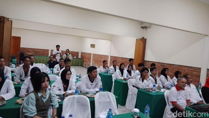 Pelatih Taekwondo Sukabumi saat mendapatkan pelatihan