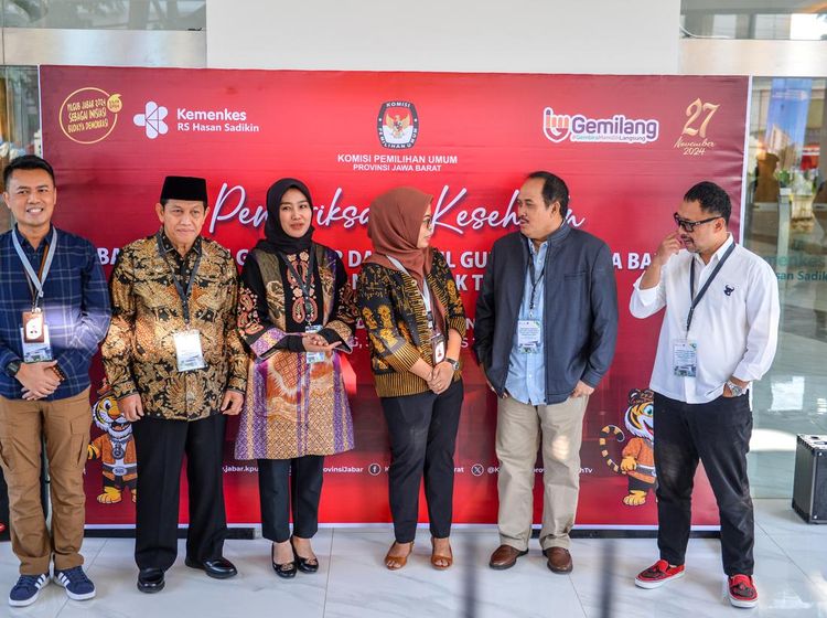 Jalani Pemeriksaan Kesehatan, Cagub-Cawagub Jawa Barat Saling Sapa