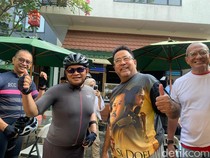 Pramono Anung Mampir ke Warung Si Doel di Jaksel Usai Gowes 70 Km