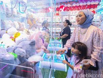 Saat Anak Mengisi Libur Akhir Pekan dengan Permainan Boneka