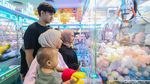 Saat Anak Mengisi Libur Akhir Pekan dengan Permainan Boneka