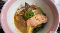 Chef Andri juga menyebutkan beberapa menu baru yang dapat dinikmati di Sari Delicatessen and Cafe. Di antaranya ada Salmon Laksa, Philly Cheese Steak, Bocconcini Salad, dan lainnya. Foto: detikFood/Yenny Mustika Sari