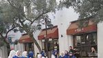 Menjelajahi Jalan Ikonik di Bandung Sambil Jualan Bunga