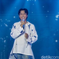 Vidi Aldiano pun memberikan selamat untuk para finalis Emeron Hijab Hunt 2024 yang nanti akan terpilih. Ia juga memberikan semangat kepada seluruh finalis yang sudah berpartisipasi di Emeron Hijab Hunt 2024. Foto: Andhika Prasetia.