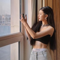 Hal lain yang dilakukannya adalah tidak makan terlalu malam agar tubuhnya semakin langsing. Setelah gigih menerapkan ketiganya, kini bobot Lusi sukses turun menjadi 39,5 kg. Foto: Instagram Zhao Lusi