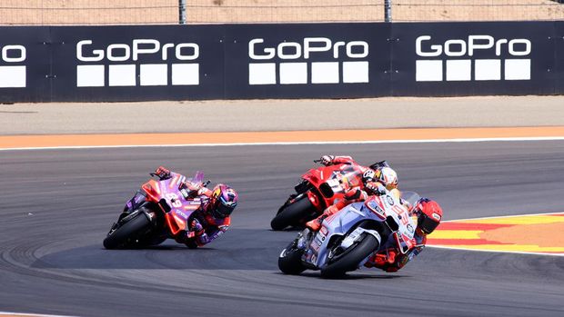 ALCANIZ, SPAIN - AUGUST 31: Marc Marquez from Spain of Gresini Racing MotoGP, Jorge Martin from Spain of Prima Pramac Racing and Pedro Acosta from Spain of Red Bull GASGAS Tech3 racing with his motorcycle during MotoGP of Aragon Sprint, at Motorland Aragon Circuit on August 31, 2024 in Alcaniz, Spain. (Photo by Joan Cros - Corbis/Getty Images)