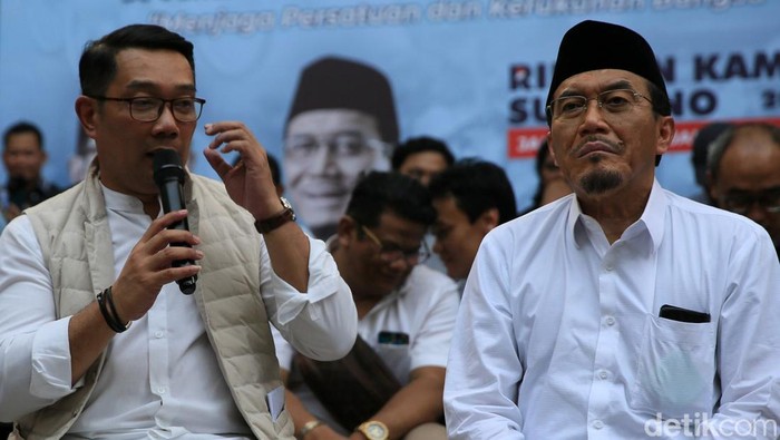 Sebanyak 33 Komunitas Relawan se-Jakarta melakukan deklarasi dukungan kepada Cagub dan Cawagub Jakarta Ridwan Kamil-Suswono. Deklarasi dihadiri langsung oleh RK-Suswono.