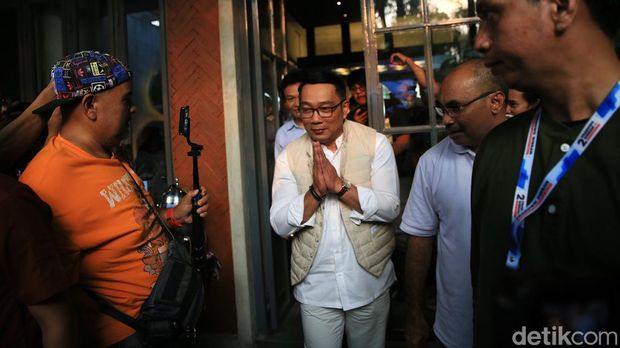 Sebanyak 33 Komunitas Relawan se-Jakarta melakukan deklarasi dukungan kepada Cagub dan Cawagub Jakarta Ridwan Kamil-Suswono. Deklarasi dihadiri langsung oleh RK-Suswono.