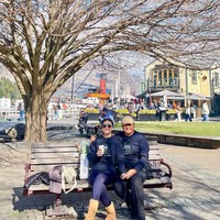 Pasangan yang menikah pada 30 Agustus 2013 itu juga tampil kompak mengenakan busana couple. Dalam foto terlihat Bella dan Agus yang mengenakan sweater serupa. Foto: Instagram/@bellasaphiraofficial