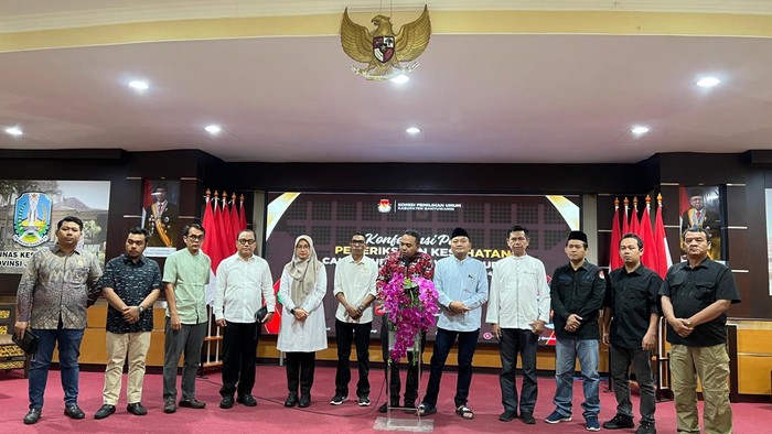 Dua paslon Pilbup Banyuwangi 2024 menjalani tes kesehatan di RSUD Saiful Anwar Malang.