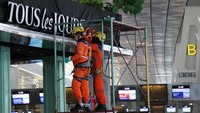 Executive General Manager Bandara Soetta Dwi Ananda Wicaksana menyampaikan bahwa otoritas bandara setempat telah melakukan penanganan secara cepat. Dia mengatakan operasional penerbangan tak terdampak peristiwa ini. 