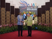 Momen Jokowi Sambut Tamu Negara di Gala Dinner IAF