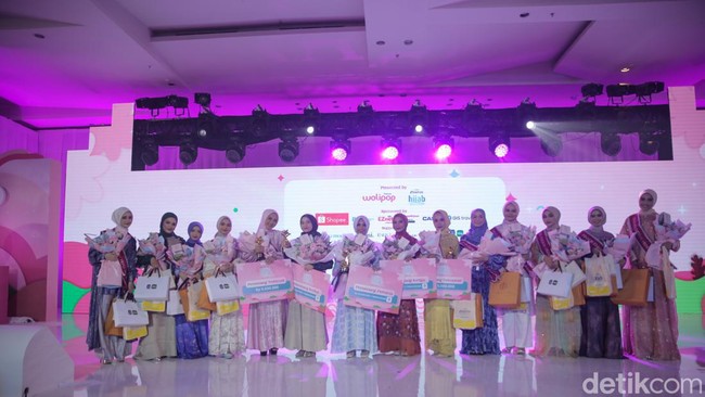 Grandfinal Emeron Hijab Hunt 2024 digelar di Ballroom P7 Kuningan City, Jakarta Selatan, Sabtu (30/8/2024). Pada malam grandfinal ini, 14 finalis menunjukkan kemampuan terbaiknya. Foto: Rafida Fauzia, Andhika Prasetia/Detikcom