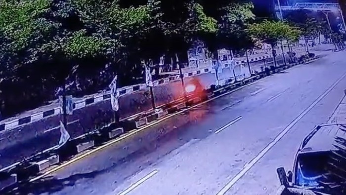 Pemotor asal Pangkep tewas usai kendaraannya menabrak median Jalan Nusantara, Makassar. Dokumen Istimewa