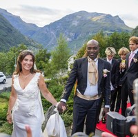 Dokumenter tersebut memberikan gambaran di balik layar kehidupan mereka, termasuk persiapan menjelang pernikahan yang digelar di Norwegia. Meski kerap diterpa kritik karena keyakinan spiritual yang dianggap tidak biasa, keduanya berharap publik dapat melihat sisi lain dari hubungan mereka melalui dokumenter tersebut.Foto: Cornelius Poppe/NTB via AP