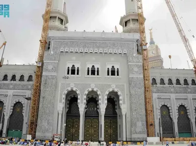 Potret Pintu Terbesar di Dunia yang Ada di Masjidil Haram
