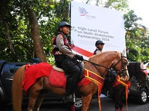 Polisi Berkuda dan Panser Amankan KTT IAF di Bali