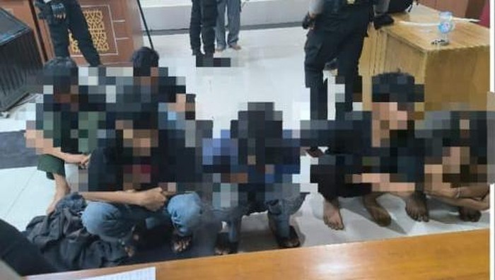 Polisi mengamankan 7 remaja membawa senjata tajam yang hendak tawuran di wilayah Kecamatan Cilacap Selatan, Kabupaten Cilacap, Minggu (1/9/2024) dinihari.