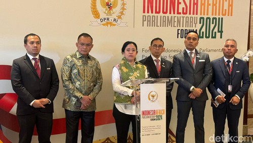 Ketua DPR Puan Maharani seusai menghadiri Indonesia-Africa Parliamentary Forum (IAPF) di Nusa Dua, Badung, Bali pada Minggu (1/9/2024).