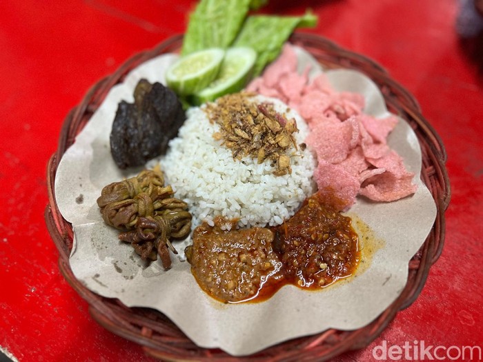 Sedapnya Nasi Uduk H.Toha Favorit Warga Cikini Sejak 1970-an!
