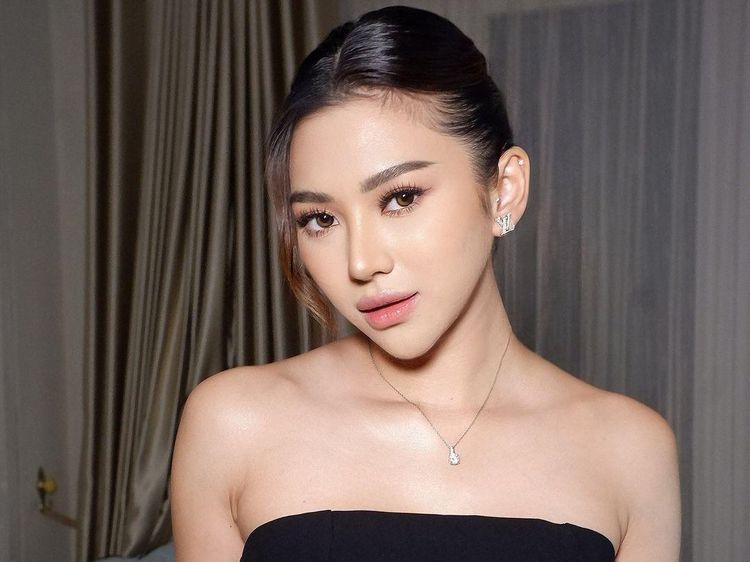 Ini Shakilla Astari, Anak Sarita yang Diisukan Dekat dengan Salim Nauderer