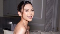 Foto kebersamaan Shakilla dan Salim Nauderer tersebar di internet. Keduanya terlihat sedang asyik menikmati hari di pinggi pantai. Foto: instagram Shakilla Astari