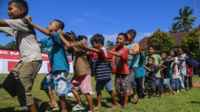 Trauma Healing untuk Kembalikan Keceriaan Anak Korban Banjir di Ternate